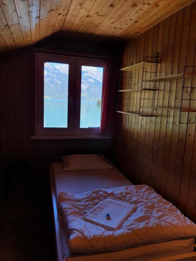 Lake Lodge Hostel Iseltwald Exterior photo