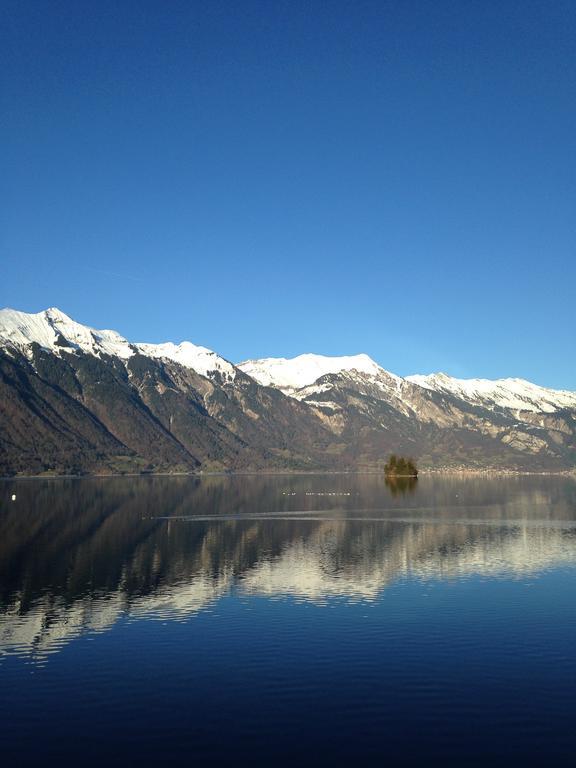 Lake Lodge Hostel Iseltwald Exterior photo